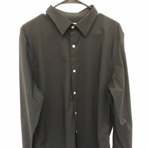 Gap Men's Button Down in Black